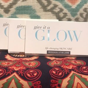 Rodan + Fields Glow sample packs